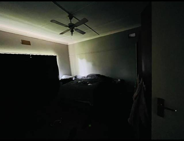 5 BEDROOM HOUSE FOR SALE IN ELSBURG